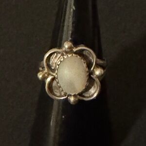 Elegant Silver Mother of Pearl Ring